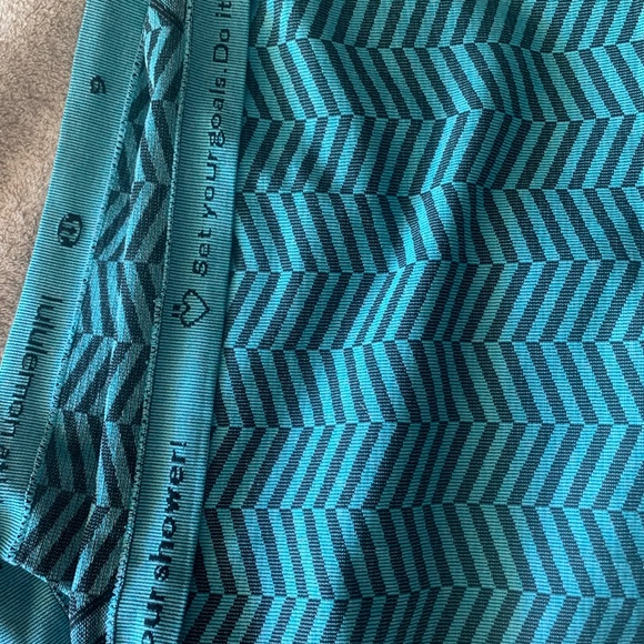 NWOT Lululemon Athletica Swiftly tech teal and black racer back tank top - Picture 4 of 5